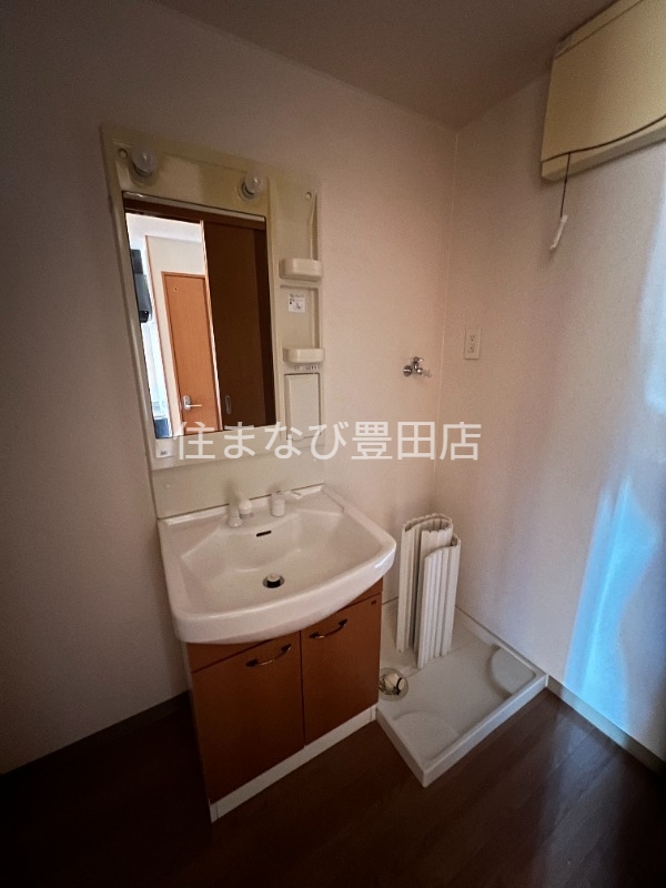 洗面設備　同型別部屋写真