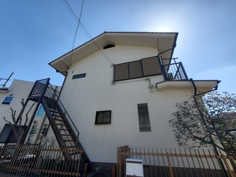 建物外観　日野駅から徒歩７分の物件です。