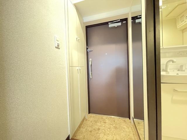 玄関　※参考写真