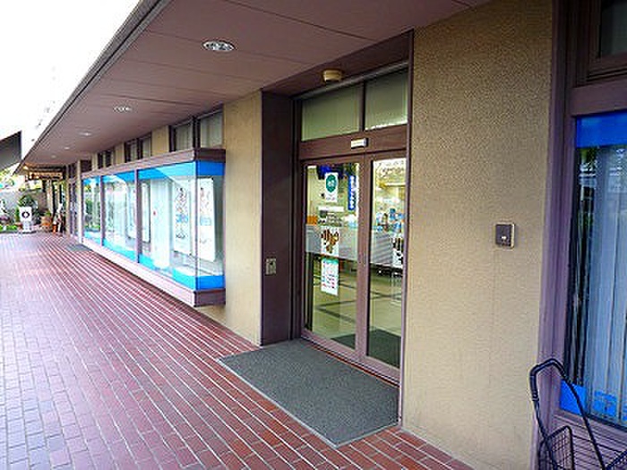 銀行　池田泉州銀行緑地公園支店（銀行）まで400m