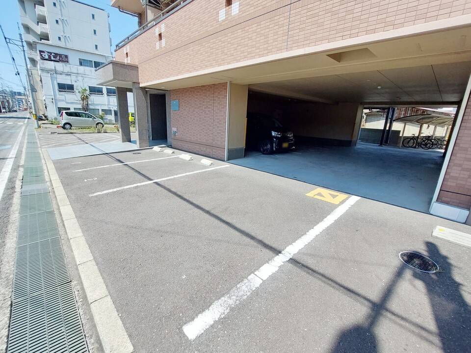 駐車場　駐車場