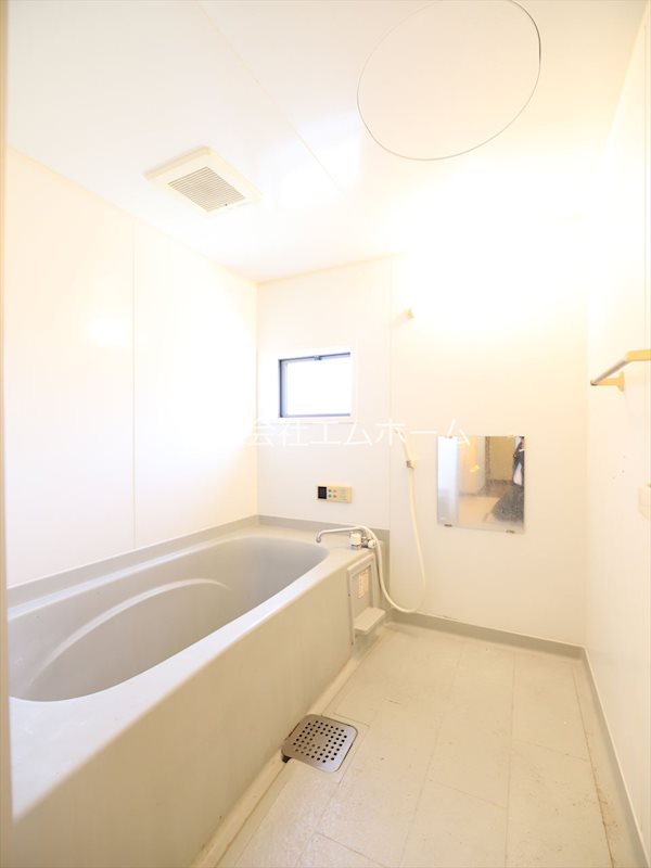 バス・シャワールーム　一坪風呂　追い焚き・オートバス機能付きお風呂