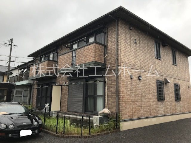 建物外観　外観　敷地内平面駐車場