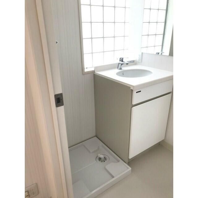 洗面設備　写真は同タイプ住居です。