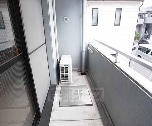 バルコニー　日当たりの良いバルコニー