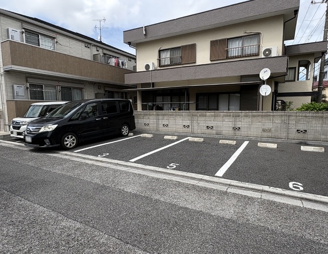 駐車場　駐車場