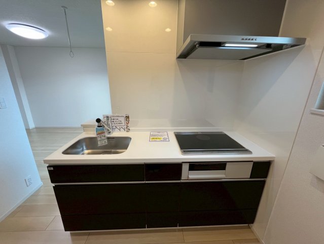 キッチン　コンパクトなキッチンで掃除もラクラク