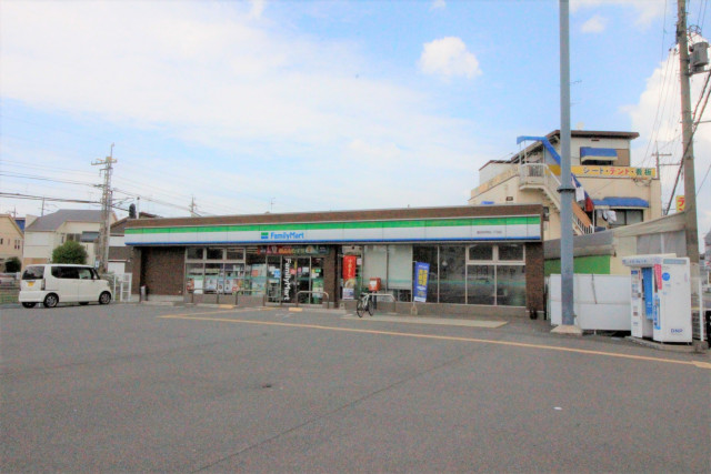 コンビニ　ファミリーマート甲田一丁目店（コンビニ）まで350m