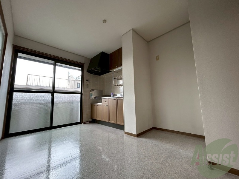 居室・リビング　南向きなので日当たりが良いです。明るい雰囲気があります。