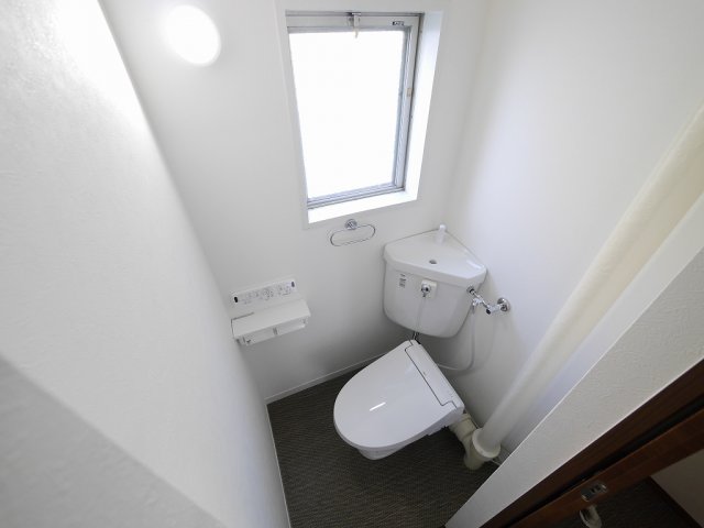 鶴甲コーポ26号館のトイレ写真