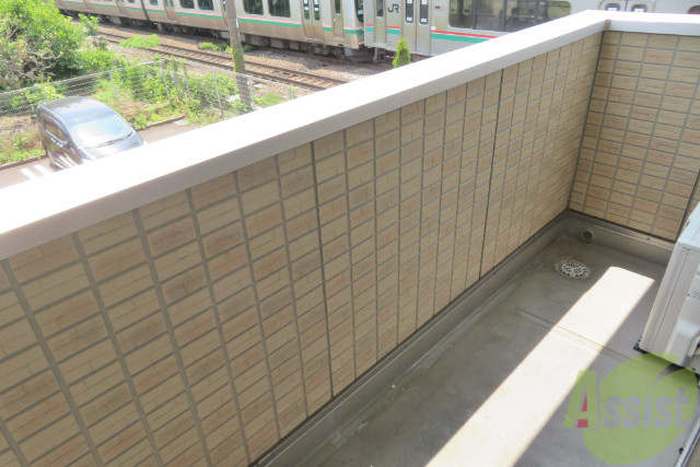 バルコニー　こちらのバルコニーで、洗濯物干しもバッチリです。