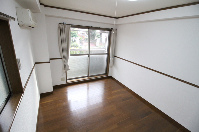 居室・リビング　※写真は他号室です