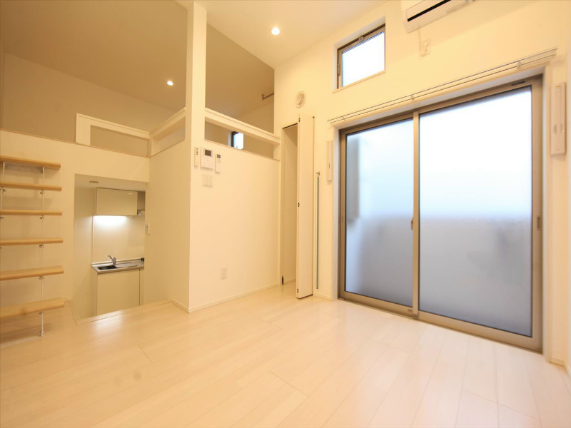 居室・リビング　洋室6帖　ロフト5.9帖（収納にも寝室にも使えます）