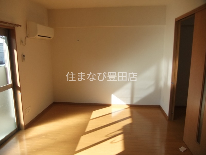 居室・リビング　同型別部屋写真