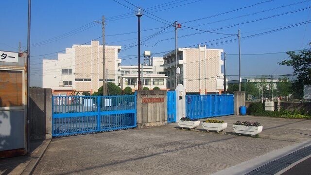 小学校　西小学校（小学校）まで1608m