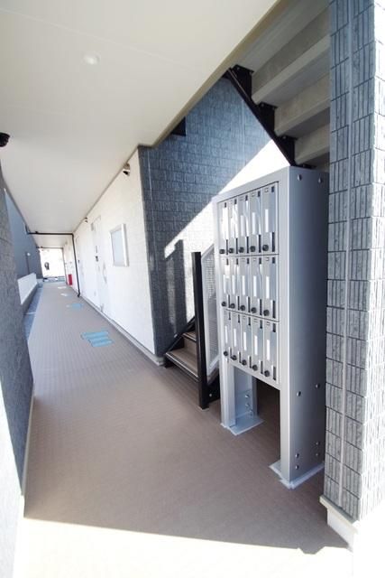 エントランス　★　ゆったりとした玄関　ｈ粗衣