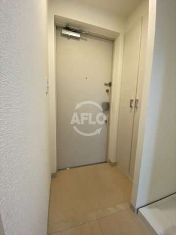 玄関　エステムプラザ大手前エヴァース　玄関