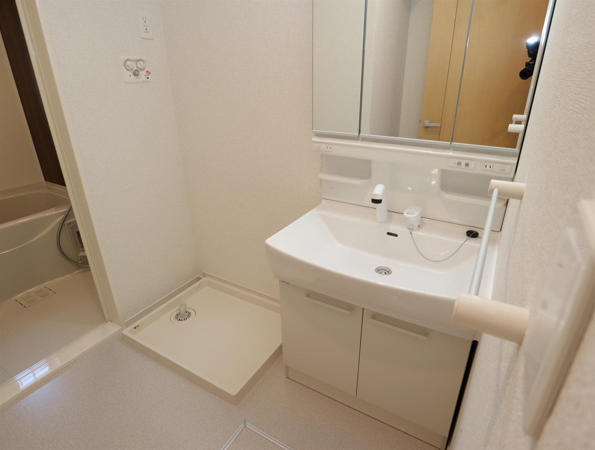 洗面設備　洗濯機置場・洗面化粧台