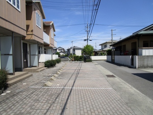 駐車場　駐車場