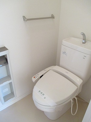 トイレ　温水洗浄便座