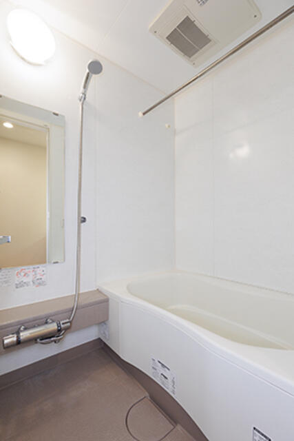 バス・シャワールーム　※写真は同タイプ住戸です。