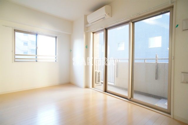 居室・リビング　使いやすい形の為、レイアウトを楽しめます♪