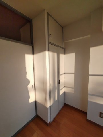 収納　6畳洋室　収納