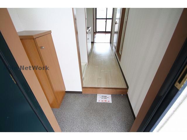 玄関　※参考写真