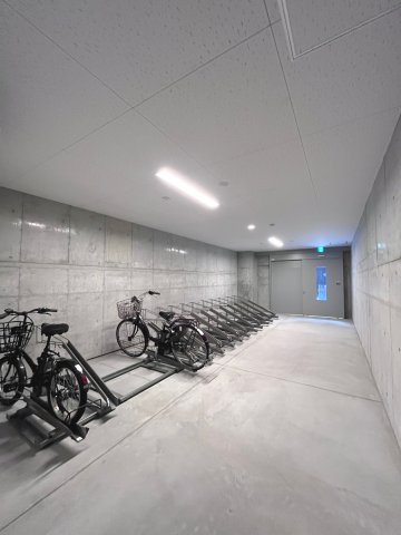 ロビー　建築中の写真です。また写真は2号タイプのものです。