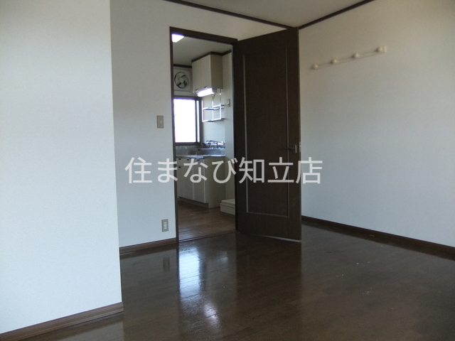 居室・リビング　同型別部屋写真