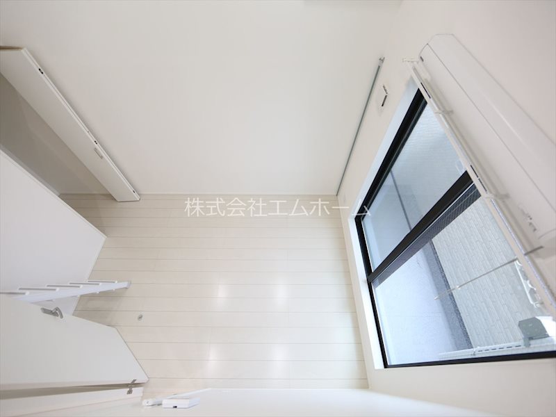 バルコニー　洋室5.5帖　ロフト4.6帖（収納でもお部屋でも使えます）