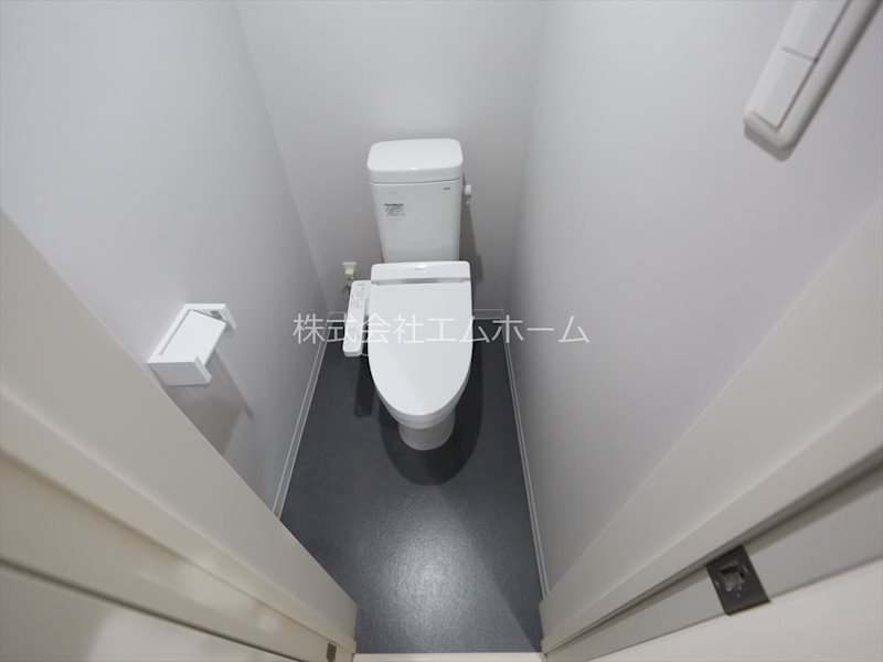 トイレ　温水洗浄暖房便座付トイレ