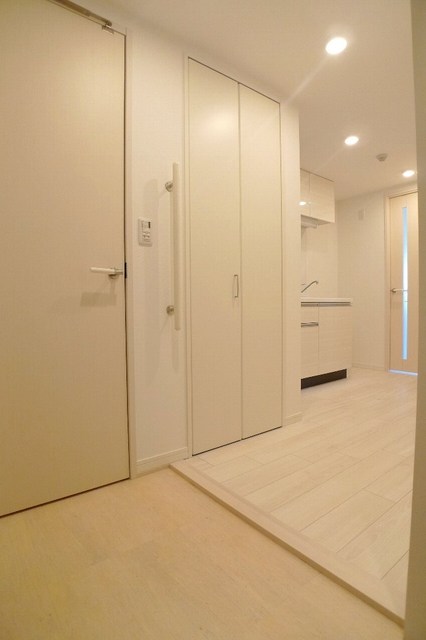 玄関　段差の少ないゆったりとした玄関です