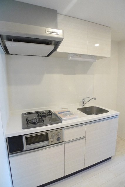 キッチン　ガスコンロ２口・グリル付きのシステムキッチン