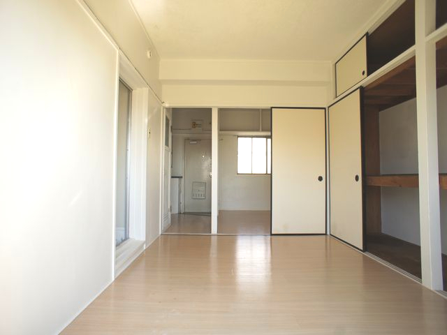 居室・リビング　温かみのある和室です♪