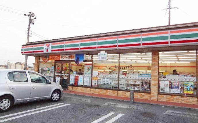 コンビニ　セブンイレブン岡山高松店（コンビニ）まで572m