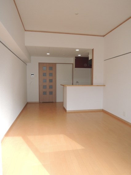 居室・リビング　※別号室の参考写真になります。