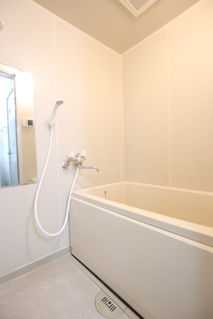 バス・シャワールーム　バスルーム