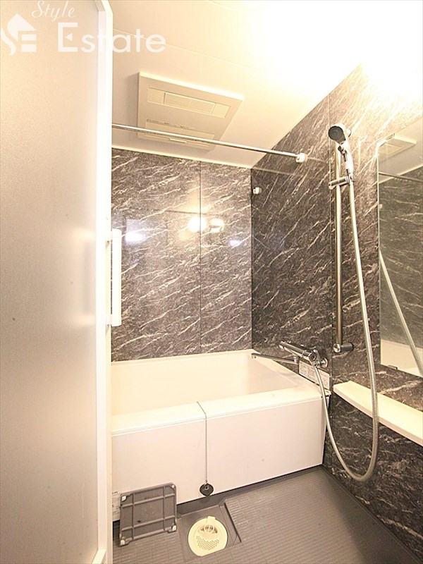 バス・シャワールーム　バスルーム