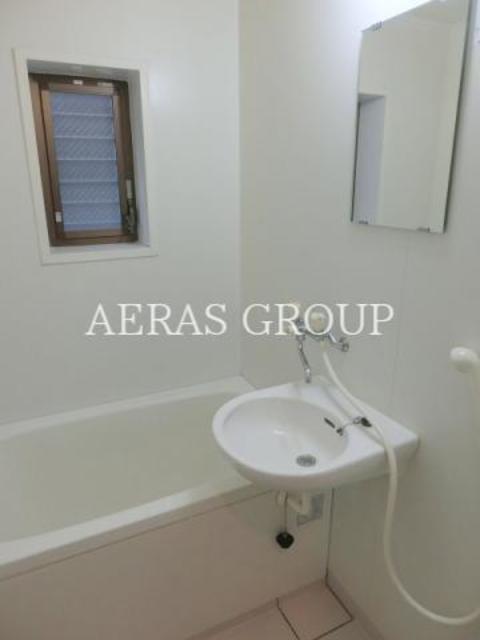 バス・シャワールーム　こちらが当物件の風呂となります