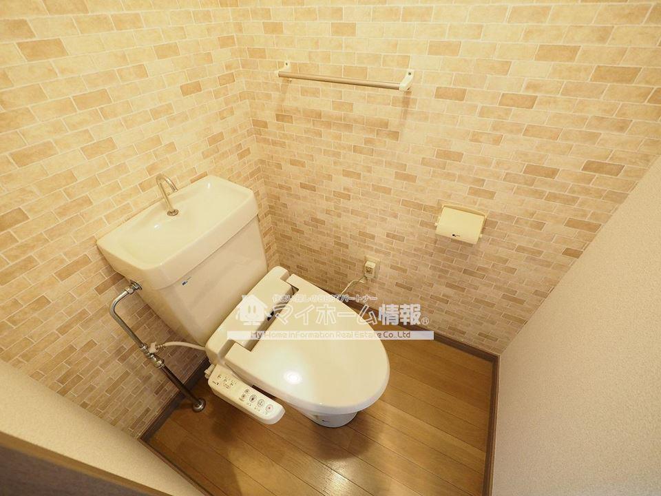 トイレ　トイレは快適・清潔な温水洗浄暖房便座です♪