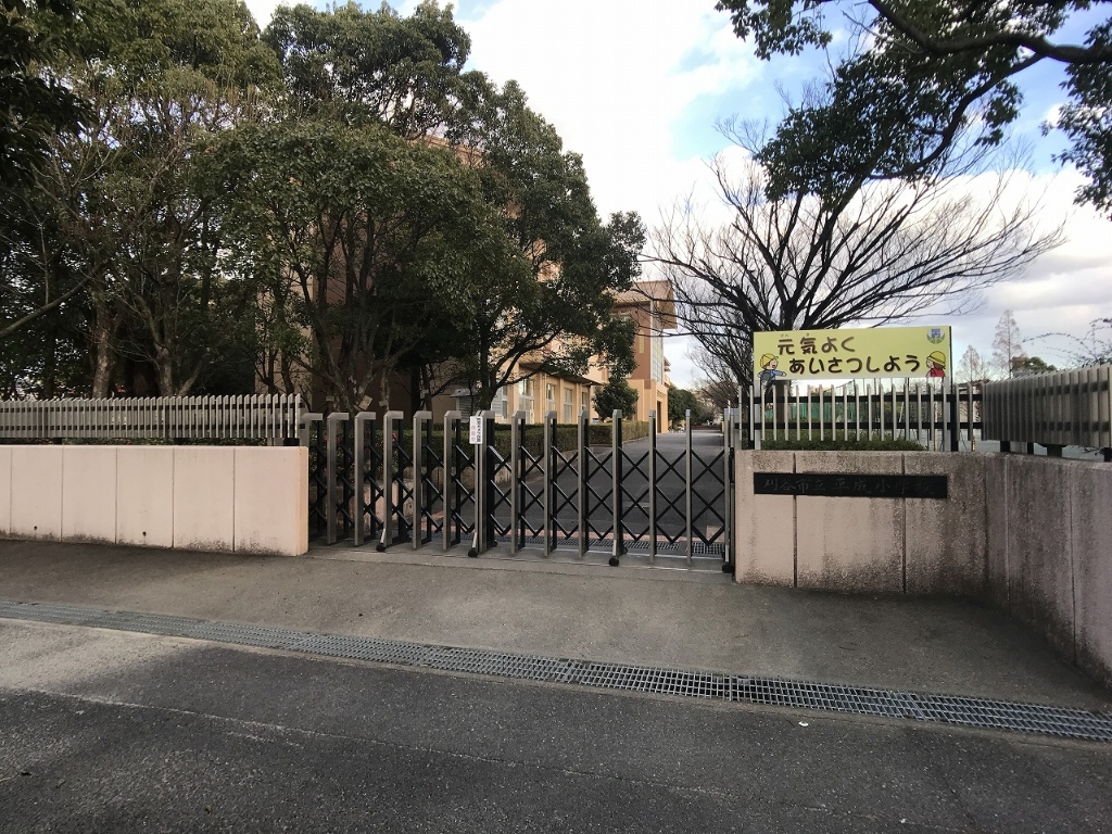 小学校　刈谷市立平成小学校（小学校）まで271m