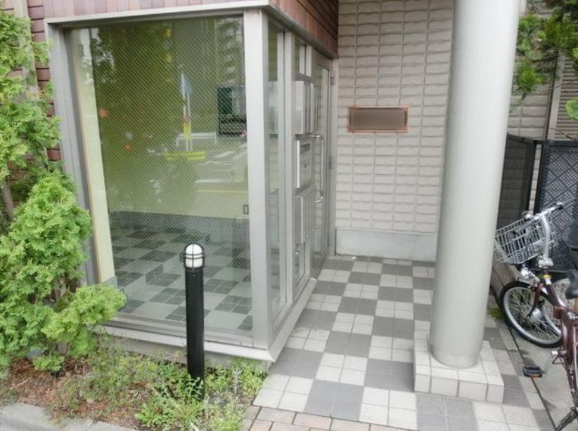 エントランス　弊社は都内全域の物件をご紹介可能です！