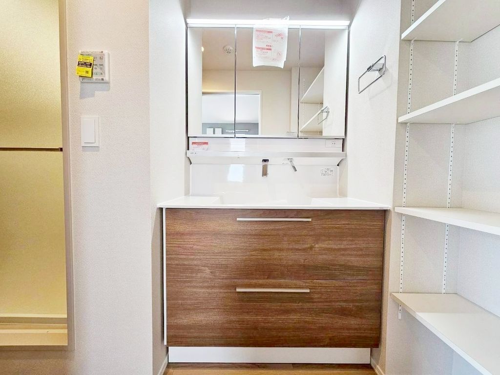 洗面設備　収納