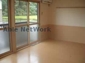 居室・リビング　陽当たり良好！