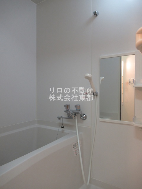 バス・シャワールーム　清潔感のある浴室で、１日の疲れを癒しリラックスできます。