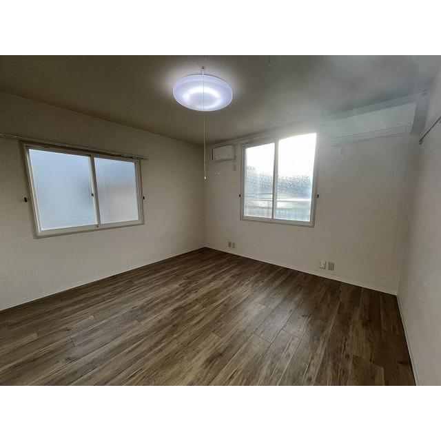 居室・リビング　洋室（8帖）の様子