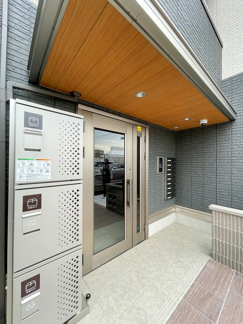 エントランス　オートロック付きで部外者シャットアウト♪