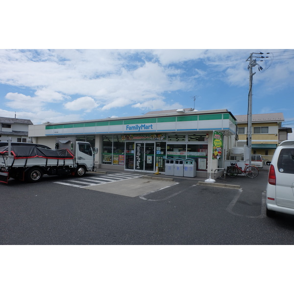 コンビニ　ファミリーマート野洲大畑店（コンビニ）まで32m