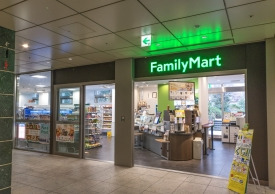 コンビニ　ファミリーマート 愛宕グリーンヒルズ店（コンビニ）まで407m